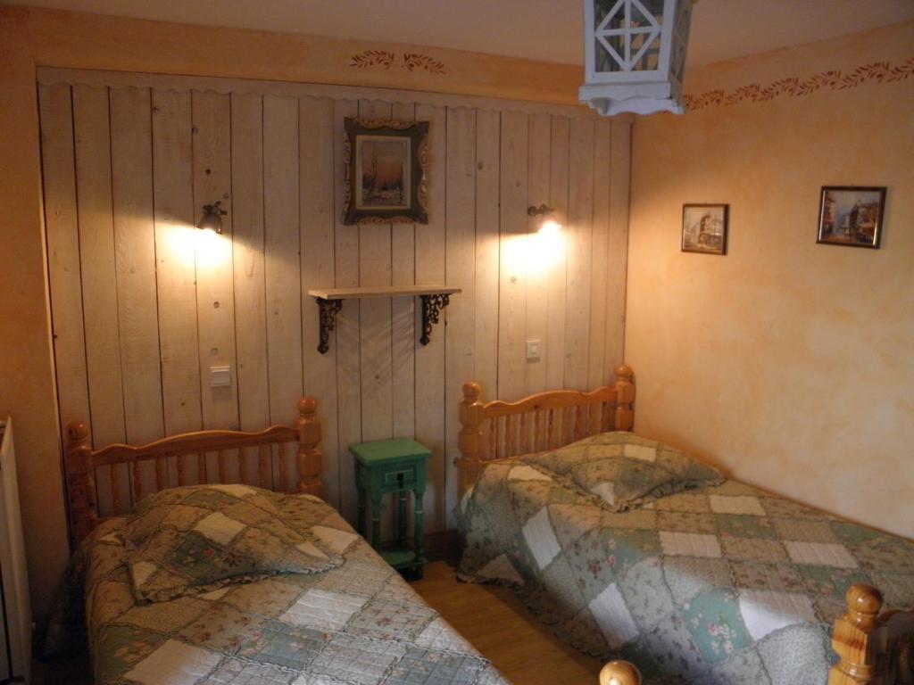 Gite Auberge Les Terres Blanches De Meolans 객실 사진