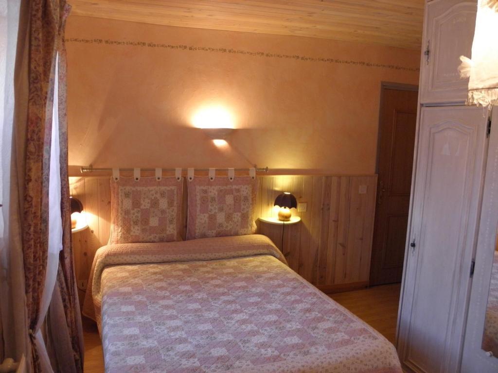 Gite Auberge Les Terres Blanches De Meolans 객실 사진